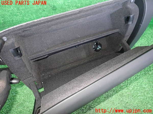 2UPJ-20147516]マセラティ・ギブリ(MG30AA)グローブボックス1 中古_m0004.jpg
