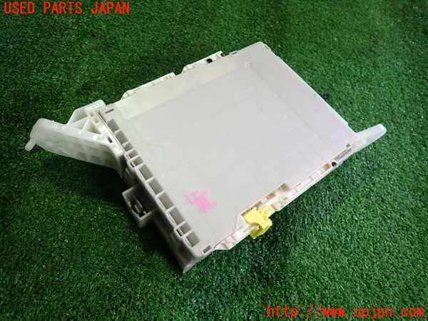2UPJ-20176741]レクサス・RX350(GGL16W)ヒューズボックス1 中古_m0002.jpg