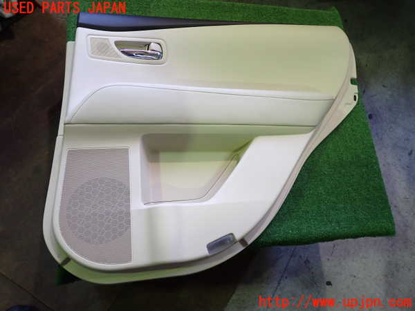 2UPJ-20171294]レクサス・RX350(GGL16W)右後ドア内張り 中古_m0001.jpg