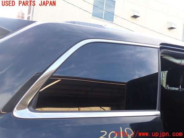 5UPJ-20181380]ジープグランドチェロキー(WK36TA)右クォーターガラス M513 中古_m0001.jpg
