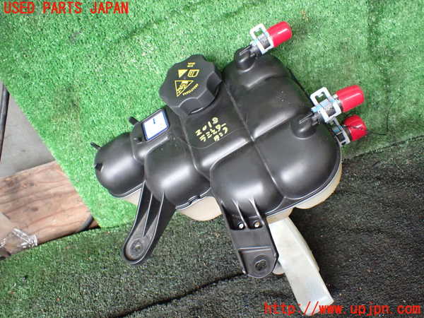 5UPJ-20182410]ジープグランドチェロキー(WK36TA)ラジエータータンク 中古_m0001.jpg