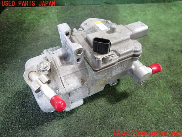 5UPJ-20196025]プリウスα(ZVW41W)エアコンコンプレッサー 中古_m0001.jpg