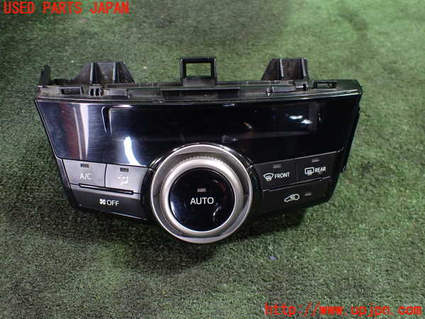 5UPJ-20196066]プリウスα(ZVW41W)エアコンスイッチ1 中古_m0001.jpg