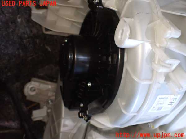 5UPJ-20196095]プリウスα(ZVW41W)ブロアファン(ブロアーファン) 中古_m0002.jpg