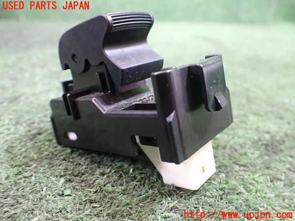 5UPJ-20196245]プリウスα(ZVW41W)左前パワーウィンドウスイッチ 中古_m0003.jpg