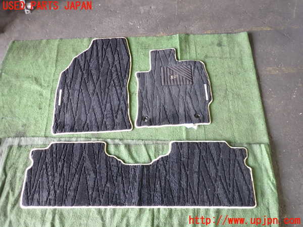 5UPJ-20197800]プリウスα(ZVW41W)フロアマット 中古_m0001.jpg