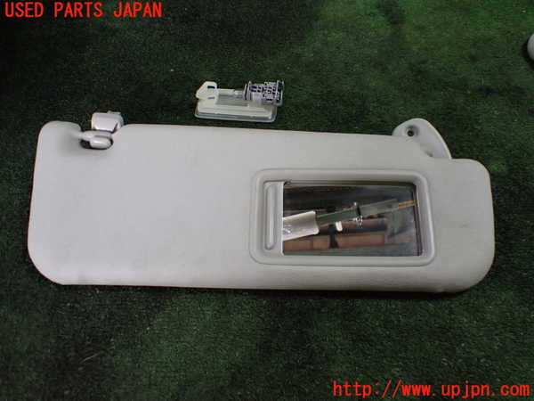5UPJ-20197625]プリウスα(ZVW41W)室内サンバイザー右側 中古_m0003.jpg