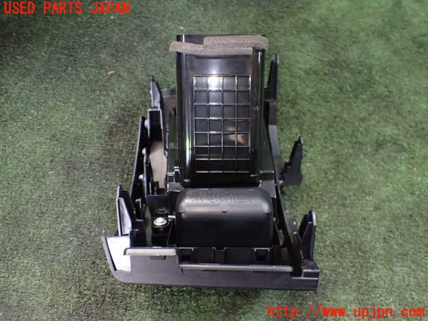 5UPJ-20197526]プリウスα(ZVW41W)エアコン吹き出し口1 (右) 中古_m0005.jpg