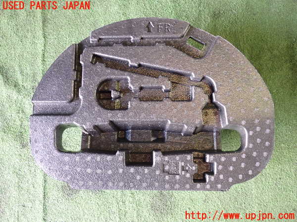 5UPJ-20197772]プリウスα(ZVW41W)ラゲッジトレイ2 中古_m0001.jpg