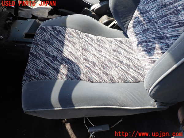5UPJ-20217065]ランクルプラド(KZJ78W)助手席シート 中古_m0003.jpg