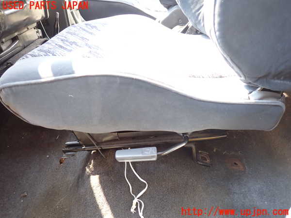 5UPJ-20217065]ランクルプラド(KZJ78W)助手席シート 中古_m0004.jpg
