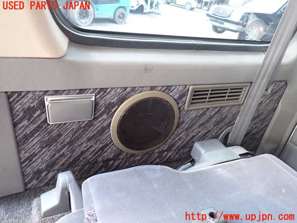5UPJ-20217675]ランクルプラド(KZJ78W)右リアピラートリム 中古_m0001.jpg