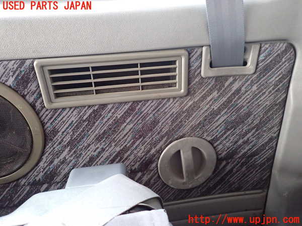 5UPJ-20217675]ランクルプラド(KZJ78W)右リアピラートリム 中古_m0003.jpg