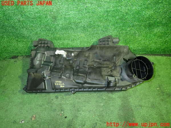 1UPJ-20222560]ベンツ CLS350(218359C C218)エアクリーナーボックス 中古_m0002.jpg