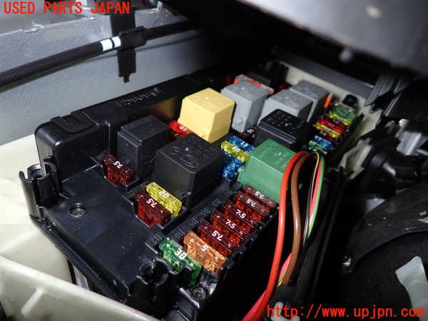 1UPJ-20226741]ベンツ CLS350(218359C C218)ヒューズボックス1 中古_m0002.jpg