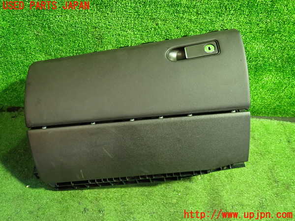 1UPJ-20227516]ベンツ CLS350(218359C C218)グローブボックス1 中古_m0001.jpg