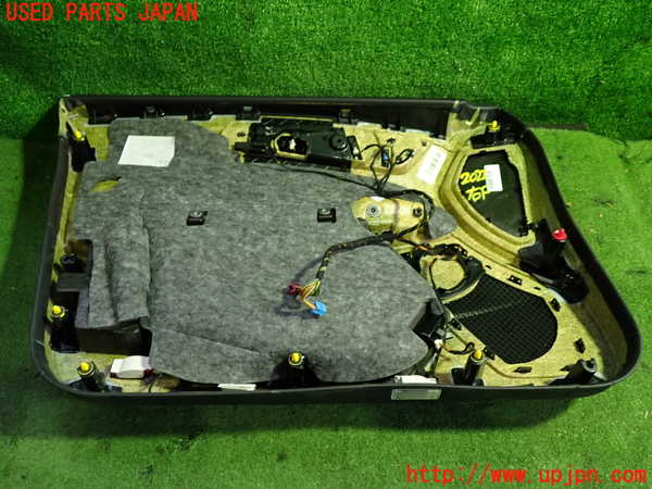 1UPJ-20221234]ベンツ CLS350(218359C C218)右前ドア内張り 中古_m0004.jpg