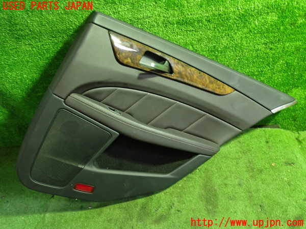 1UPJ-20221294]ベンツ CLS350(218359C C218)右後ドア内張り 中古_m0001.jpg