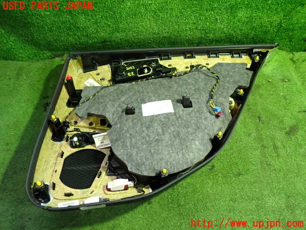 1UPJ-20221324]ベンツ CLS350(218359C C218)左後ドア内張り 中古_m0004.jpg