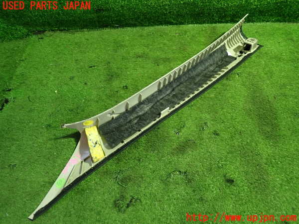 1UPJ-20227655]ベンツ CLS350(218359C C218)右フロントピラートリム 中古_m0003.jpg