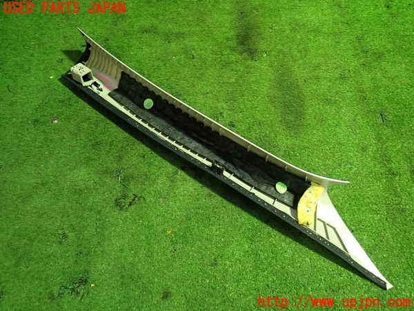 1UPJ-20227660]ベンツ CLS350(218359C C218)左フロントピラートリム 中古_m0003.jpg