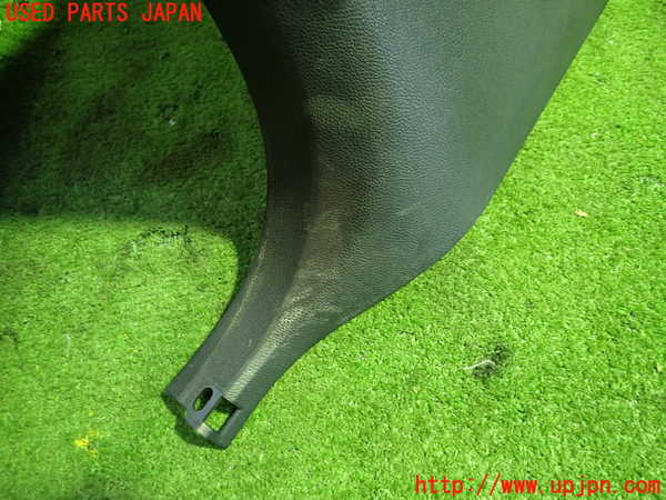 1UPJ-20227670]ベンツ CLS350(218359C C218)左センターピラートリム 中古_m0002.jpg