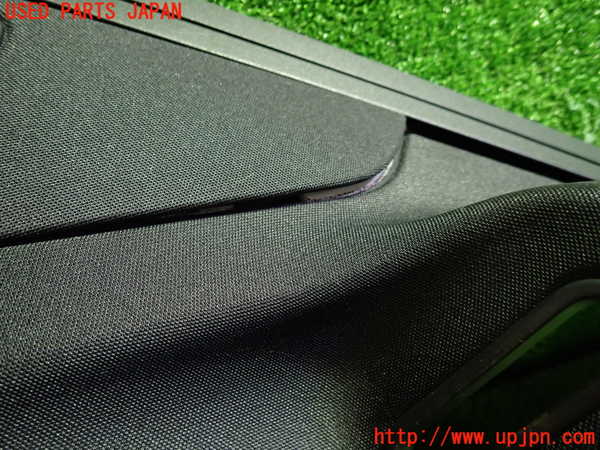 1UPJ-20227675]ベンツ CLS350(218359C C218)右リアピラートリム 中古_m0002.jpg