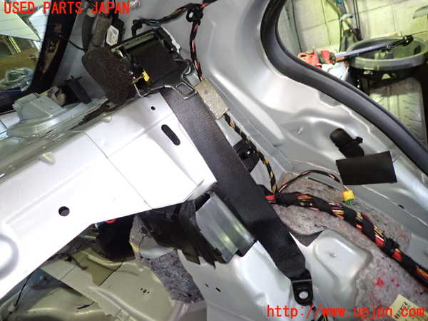1UPJ-20227185]ベンツ CLS350(218359C C218)左2列目シートベルト 中古_m0001.jpg