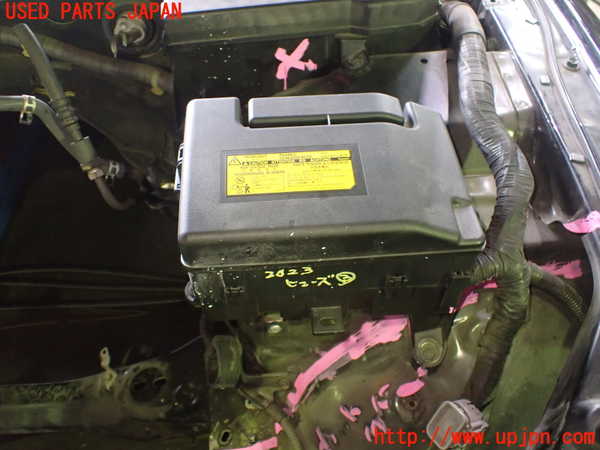 1UPJ-20236743]レクサス・SC430(UZZ40)ヒューズボックス3 中古_m0001.jpg