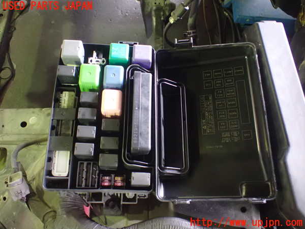 1UPJ-20236743]レクサス・SC430(UZZ40)ヒューズボックス3 中古_m0002.jpg