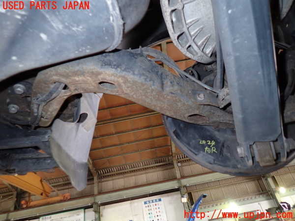 5UPJ-20244300]BMW Z4 (E85) ロードスター(BT30)右リアナックルハブ 中古_m0002.jpg