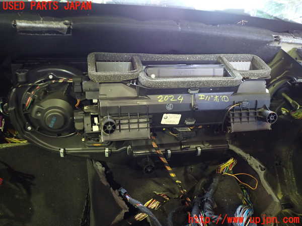 5UPJ-20246081]BMW Z4 (E85) ロードスター(BT30)エバポレーター1 中古_m0001.jpg