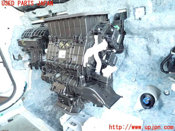 5UPJ-20256081]WR-V(DG5)エバポレーター1 中古_m0002.jpg