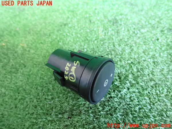 5UPJ-20256306]WR-V(DG5)スイッチ1 (メーター照度) 中古_m0001.jpg