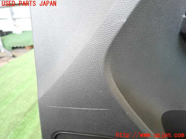 5UPJ-20251234]WR-V(DG5)右前ドア内張り 中古_m0003.jpg