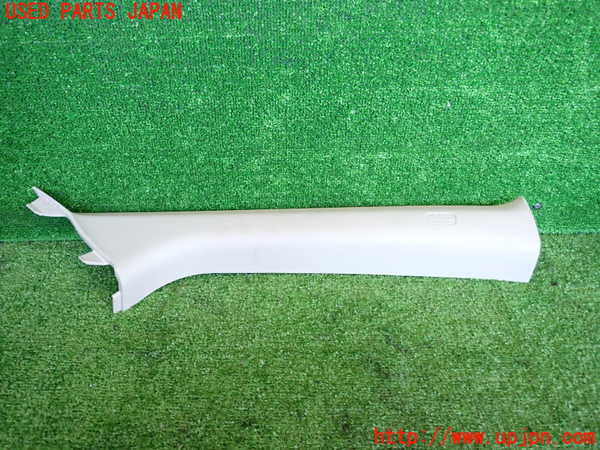 5UPJ-20257655]WR-V(DG5)右フロントピラートリム 中古_m0001.jpg