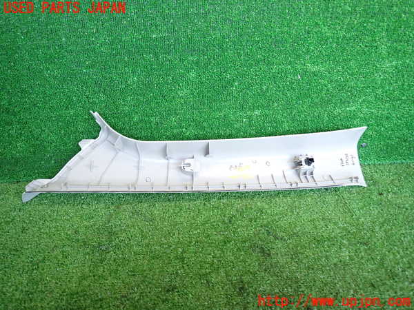 5UPJ-20257655]WR-V(DG5)右フロントピラートリム 中古_m0002.jpg