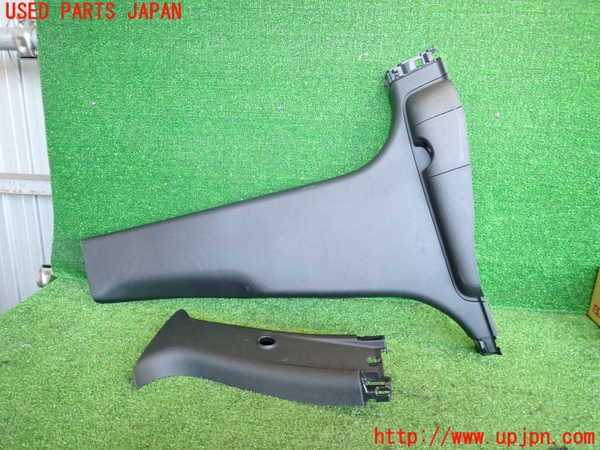 5UPJ-20257665]WR-V(DG5)右センターピラートリム 中古_m0001.jpg