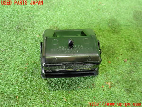 5UPJ-20277821]ランエボ7 GT-A(CT9A)灰皿1 中古_m0002.jpg