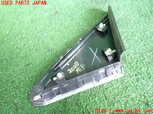 5UPJ-20281100]ベンツ B180(247084)右前コーナーパネル 中古 【W247】_m0002.jpg