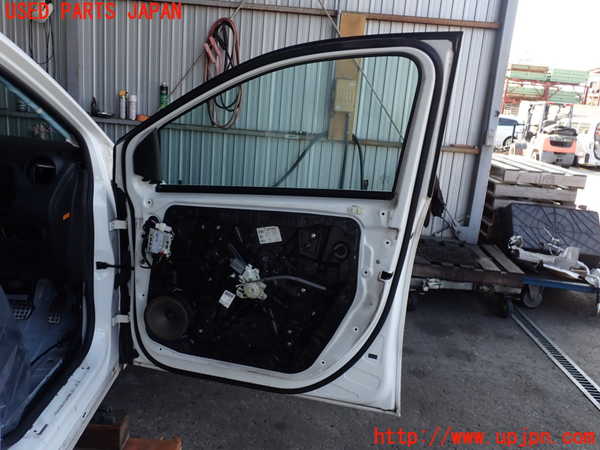 5UPJ-20281230]ベンツ B180(247084)右前ドア (43R-00050) 中古 【W247】_m0003.jpg