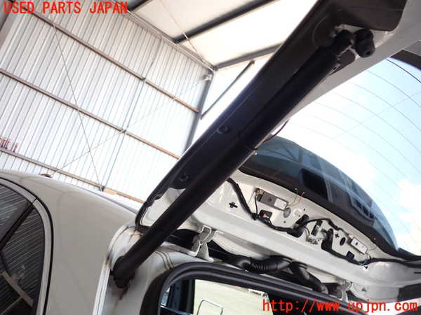 5UPJ-20281584]ベンツ B180(247084)リアゲートダンパー 中古 【W247】_m0002.jpg