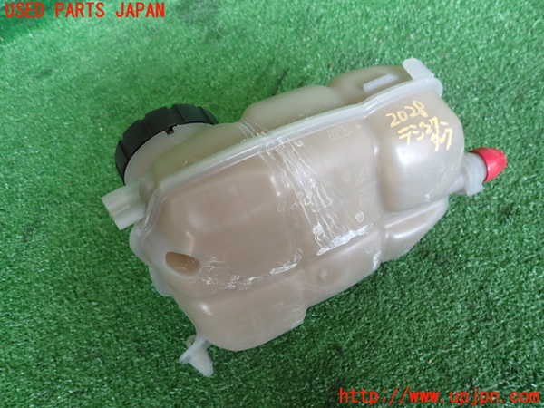 5UPJ-20282410]ベンツ B180(247084)ラジエータータンク 中古 【W247】_m0002.jpg
