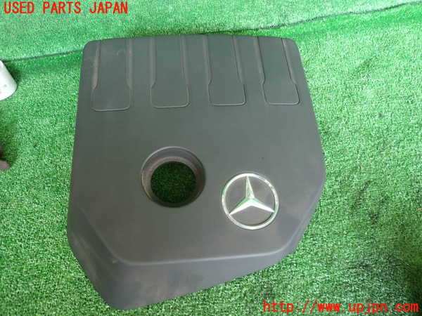2UPJ-20282160]ベンツ B180(247084)エンジンアッパーカバー 中古 【W247】_m0001.jpg