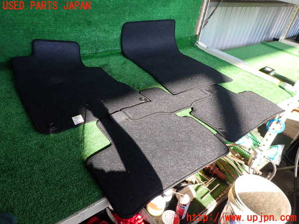 2UPJ-20287800]ベンツ B180(247084)フロアマット 中古 【W247】_m0004.jpg