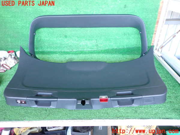 5UPJ-20281578]ベンツ B180(247084)バックドア内張り 中古 【W247】_m0001.jpg