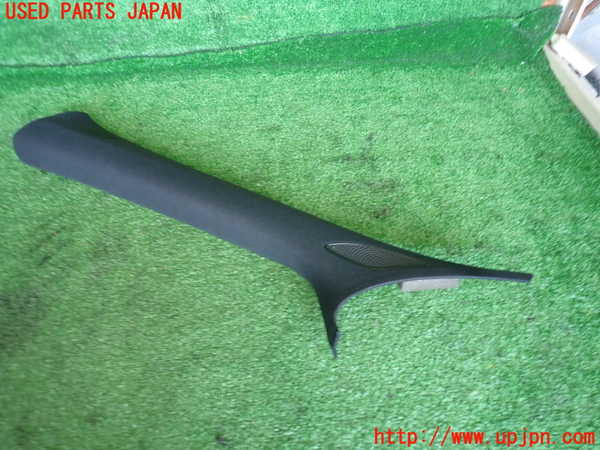5UPJ-20287660]ベンツ B180(247084)左フロントピラートリム 中古 【W247】_m0001.jpg