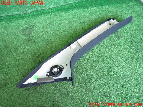 5UPJ-20287660]ベンツ B180(247084)左フロントピラートリム 中古 【W247】_m0002.jpg