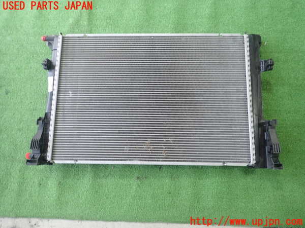 5UPJ-20302321]ベンツ CLA180 C117(117342)ラジエーター1 中古_m0002.jpg