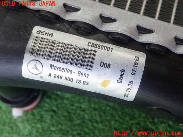 5UPJ-20302321]ベンツ CLA180 C117(117342)ラジエーター1 中古_m0003.jpg